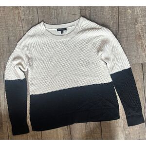 Banana Republic Men’s Sweater Size M Black White Colorblock Knit Crewneck